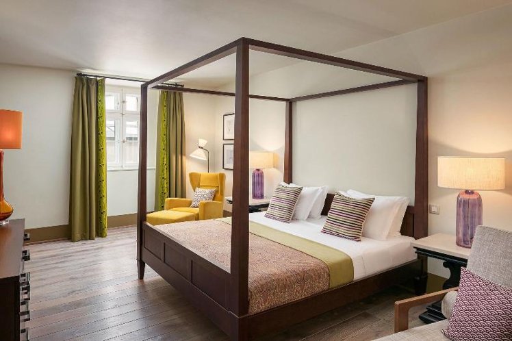SUITE KING SIZE BED Room