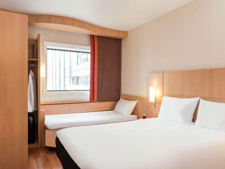 DOUBLE WITH DOUBLE BED Room