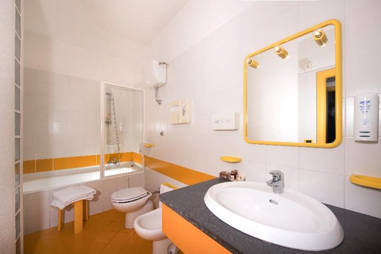 DOUBLE WITH VIEWS Room