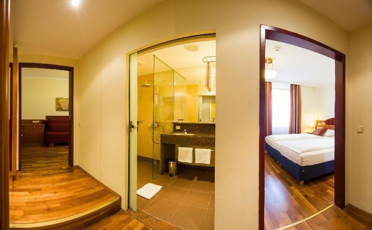 QUADRUPLE PREMIUM Room