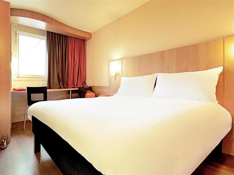 DOUBLE WITH DOUBLE BED Room