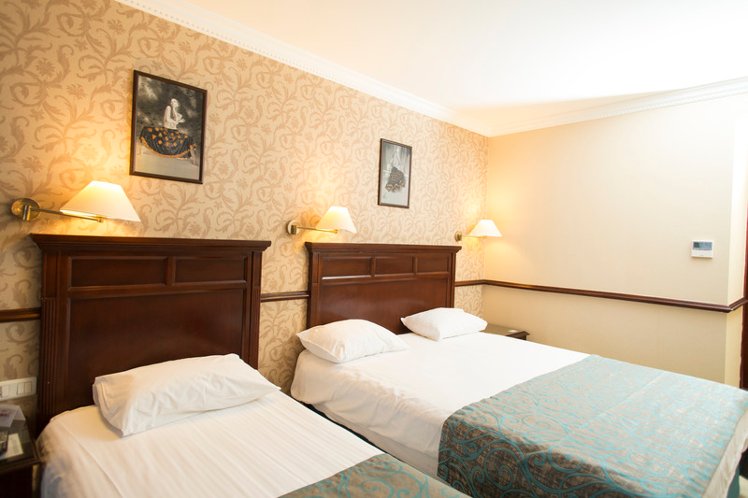 TRIPLE STANDARD Room