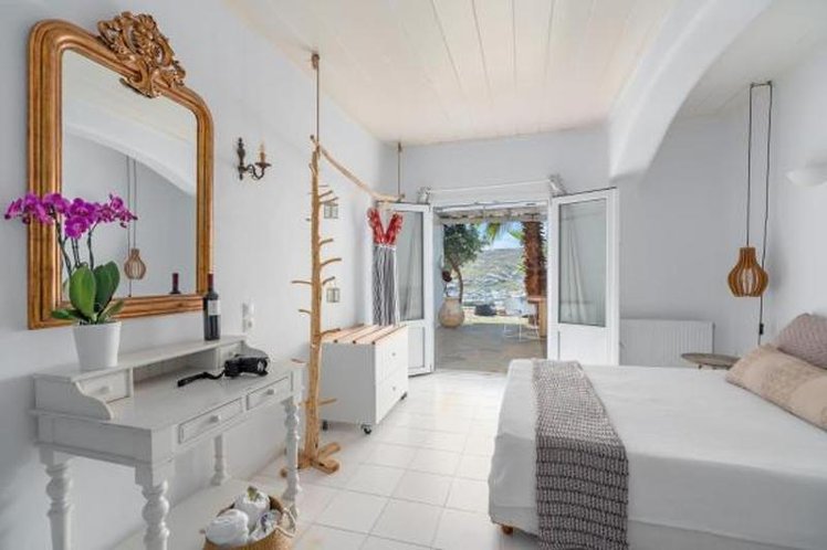 QUADRUPLE SEA VIEW Room
