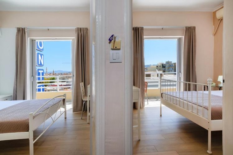 TRIPLE STANDARD Room