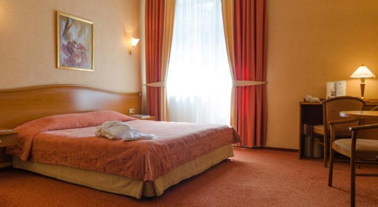 DOUBLE SINGLE USE SUPERIOR Room