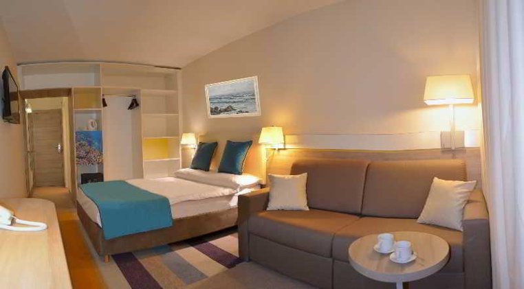 TRIPLE WITH DOUBLE BED Room