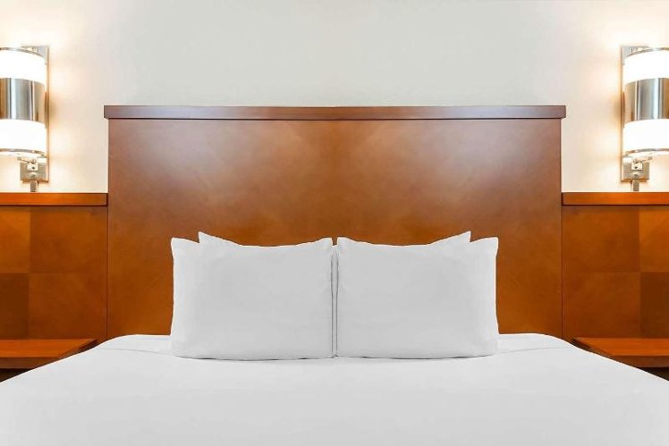 DOUBLE KING SIZE BED Room