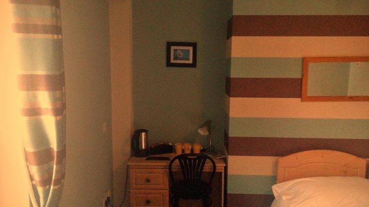 SINGLE STANDARD Room