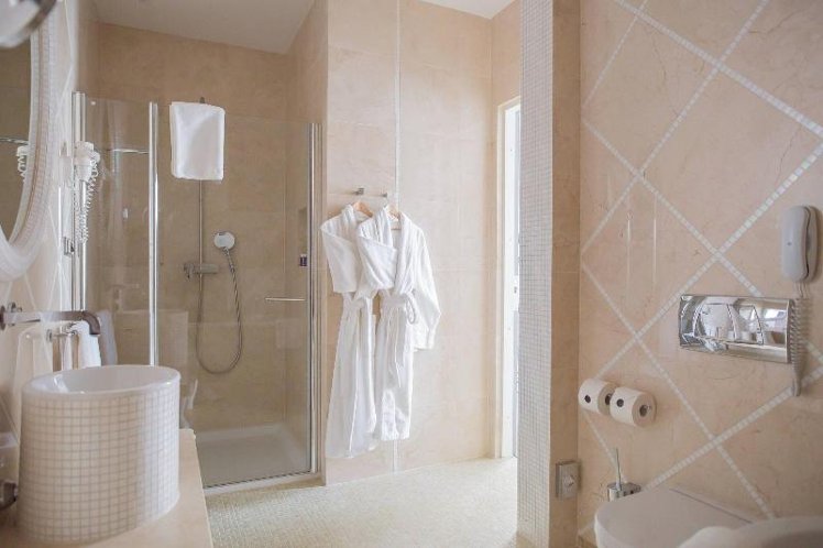 SUITE CITY VIEW KING BED Room