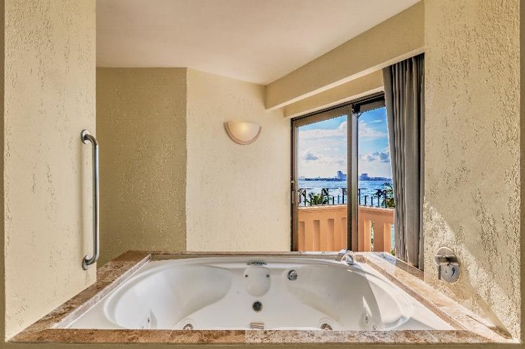SUITE THREE BEDROOMS Room