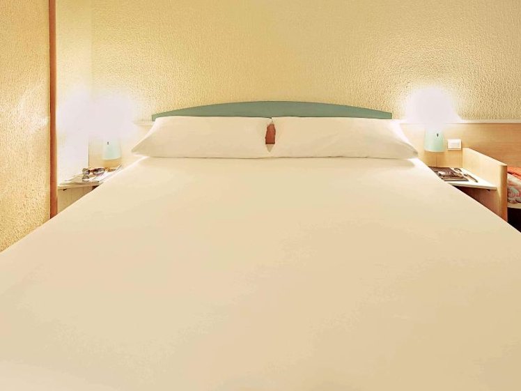 DOUBLE WITH DOUBLE BED Room
