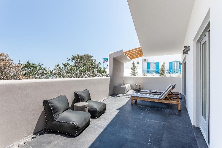 SUITE GARDEN VIEW Room