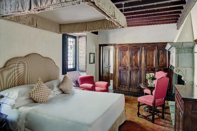 DOUBLE SUPERIOR Room