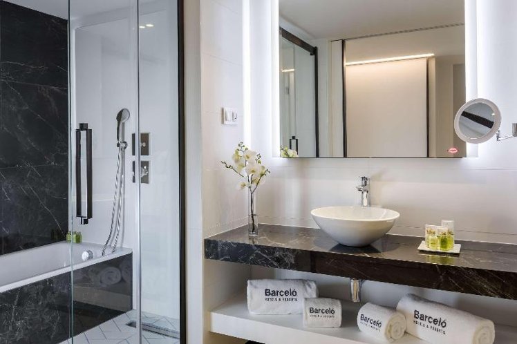 TRIPLE PREMIUM Room