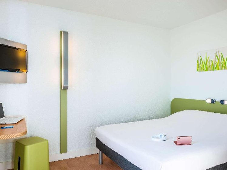 DOUBLE STANDARD Room