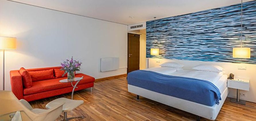 SINGLE GRAND DELUXE Room