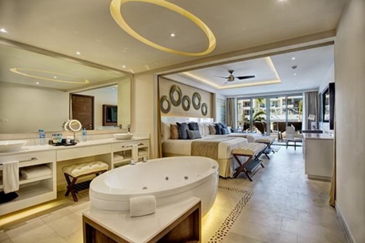 SUITE WITH JACUZZI Room