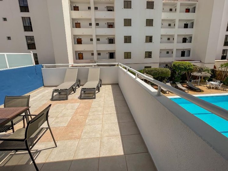 Cel Blau Apartamentos