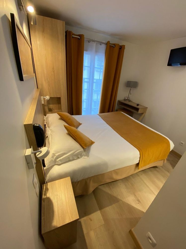 DOUBLE STANDARD Room