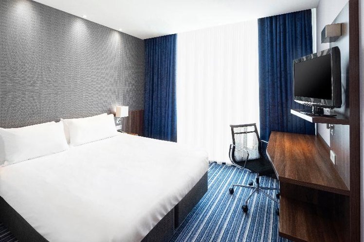 DOUBLE CITY VIEW Room