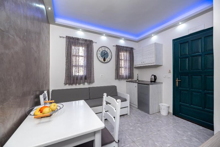TRIPLE STANDARD Room