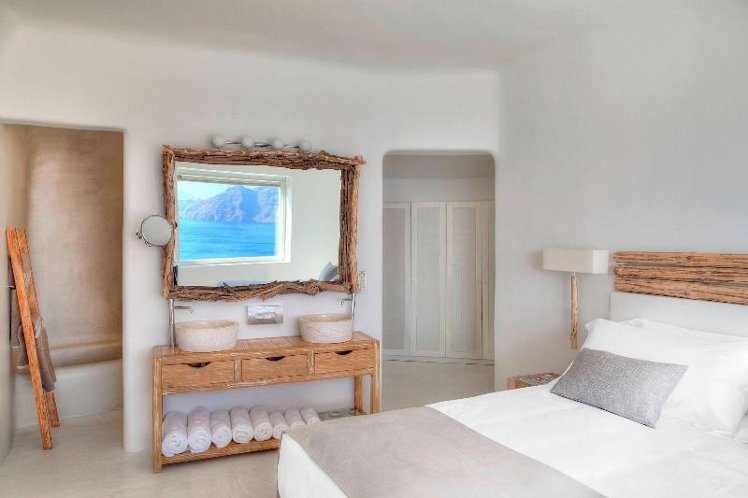 VILLA KING BED ONE BEDROOM  Room