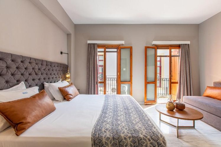 Minaret Suites & Apartments