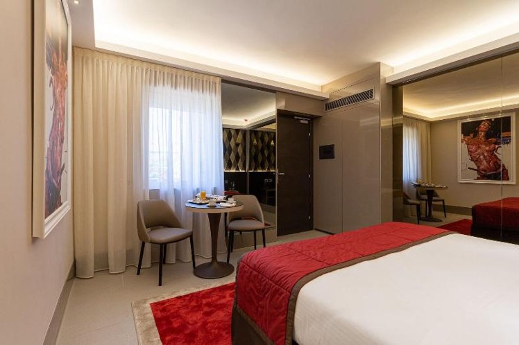 DOUBLE KING SIZE BED Room