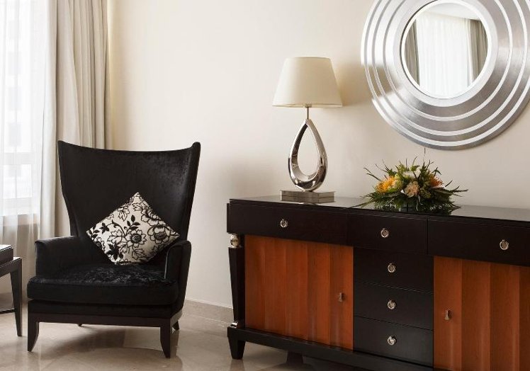 SUITE KING SIZE BED Room