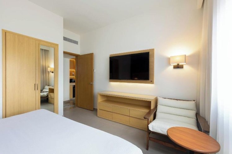 JUNIOR SUITE KING BED SMOKING Room