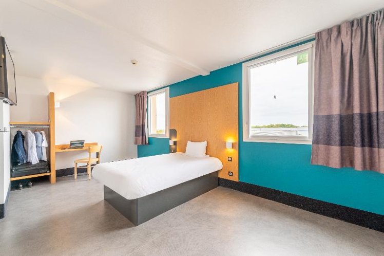 DOUBLE STANDARD Room