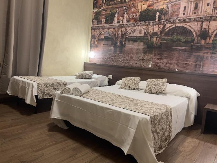 TRIPLE STANDARD Room