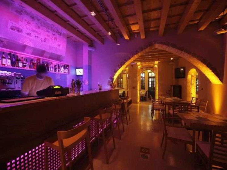 Bar