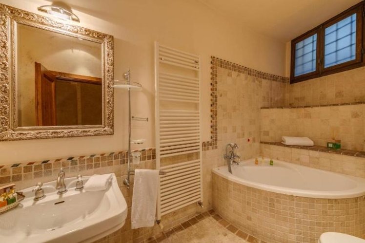 DOUBLE SUPERIOR Room