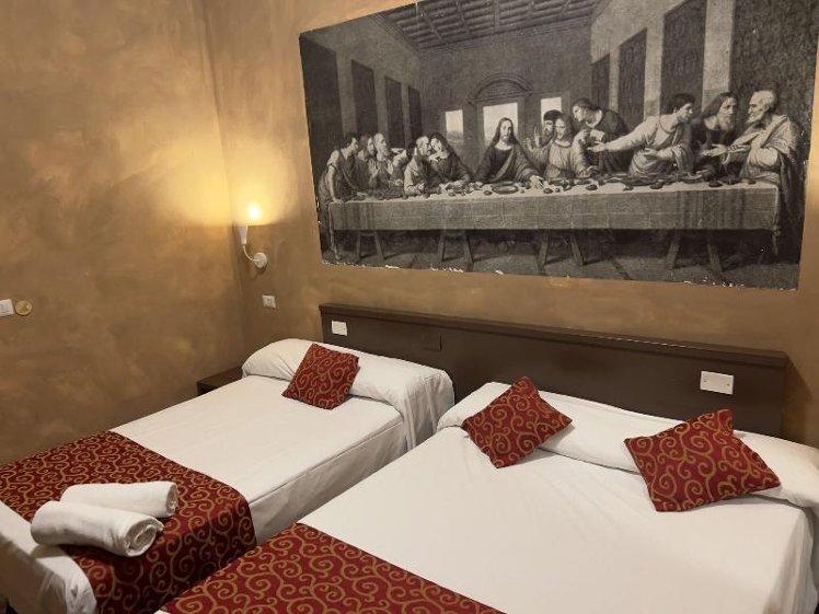 TRIPLE STANDARD Room