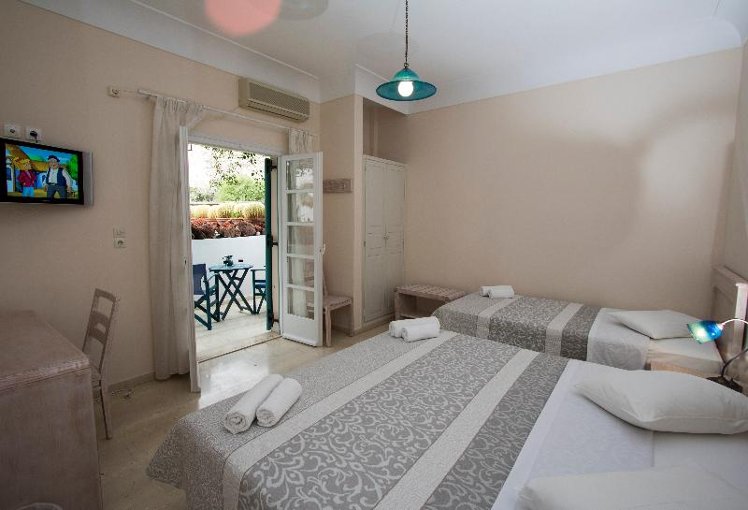 TRIPLE STANDARD Room