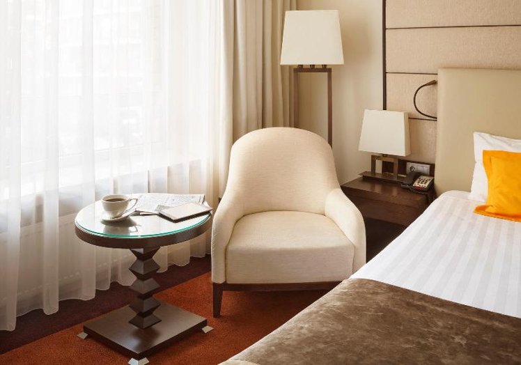 DOUBLE DELUXE KING BED Room