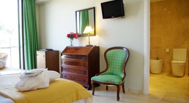 SINGLE STANDARD Room