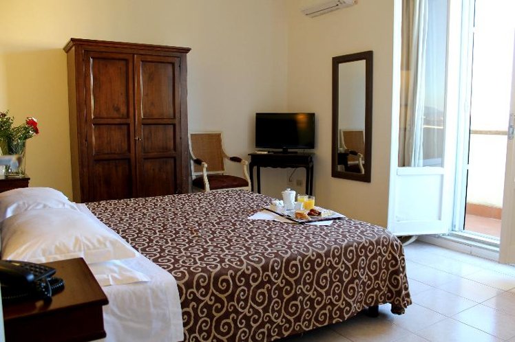 DOUBLE STANDARD Room