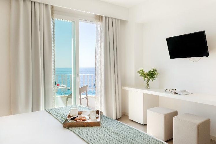 JUNIOR SUITE SEA VIEW WITH BALCONY Room