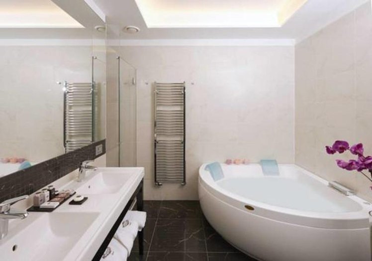 SUITE KING SIZE BED Room