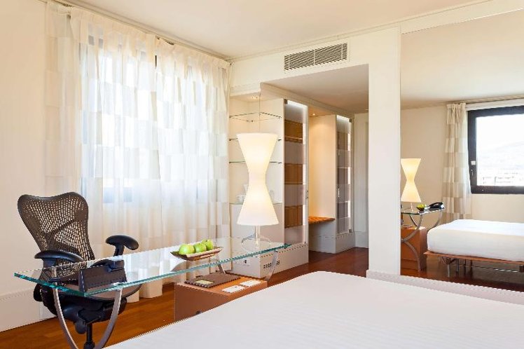 DOUBLE DELUXE KING BED Room