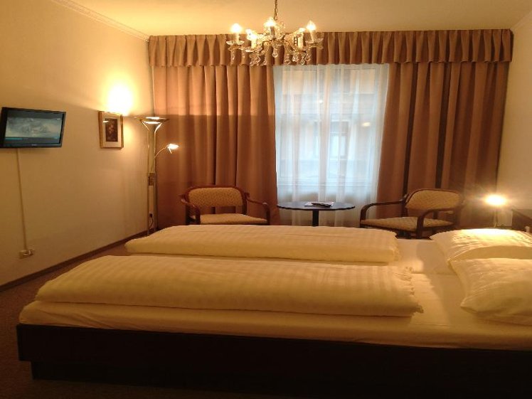 DOUBLE STANDARD Room