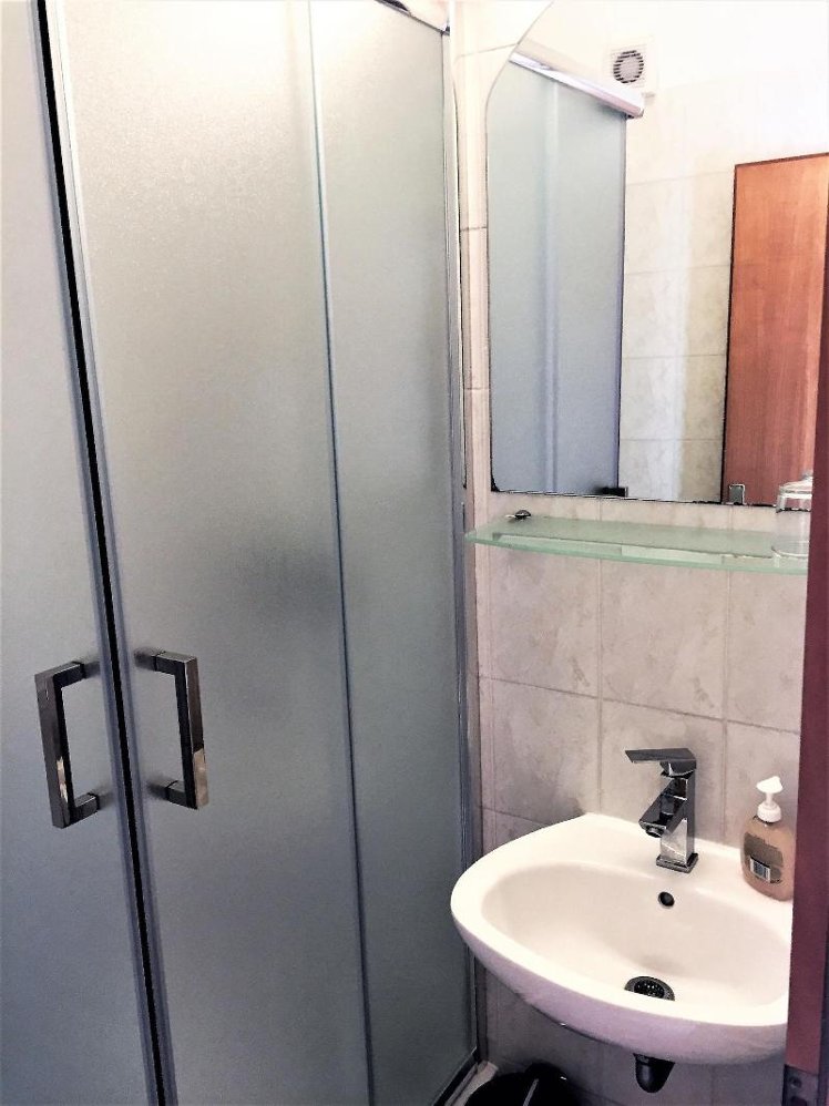 SINGLE STANDARD Room