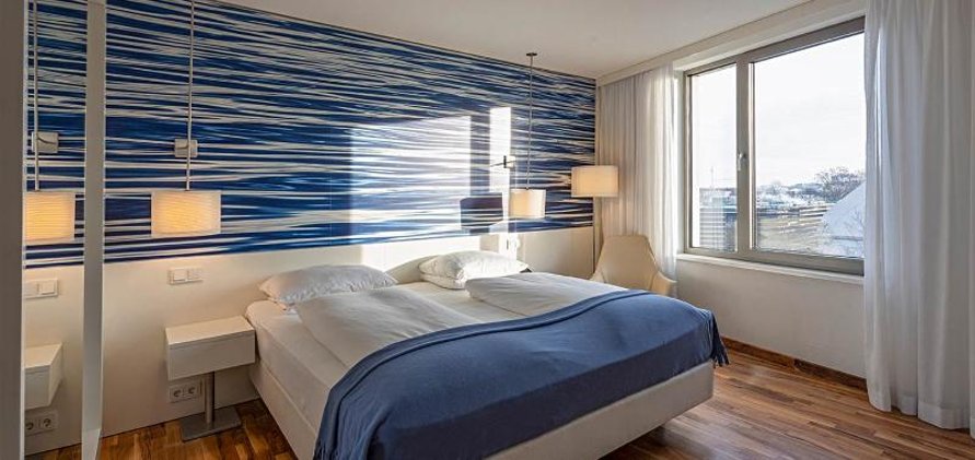 SINGLE DELUXE WITH VIEWS Room