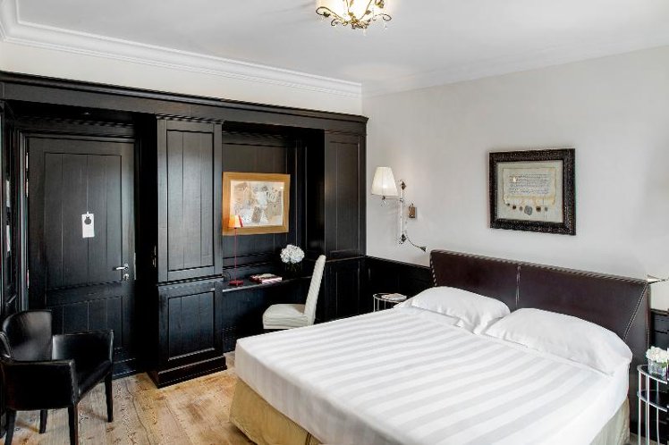 Room DELUXE Room