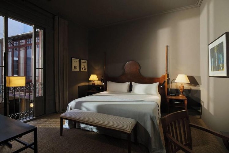 DOUBLE DELUXE KING BED Room