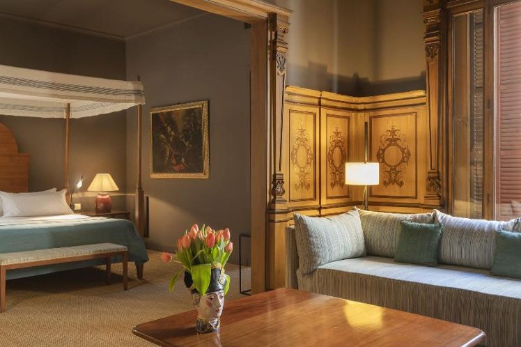 SUITE KING SIZE BED Room