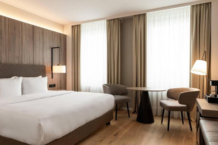 DOUBLE EXECUTIVE KING BED Room