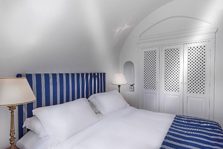 DOUBLE SEA VIEW KING BED Room